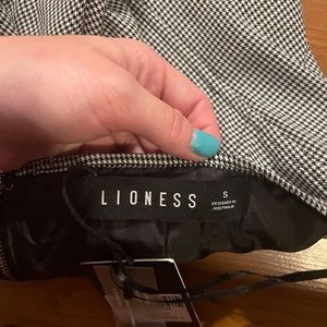 Lioness super sexy top!